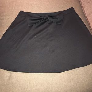Plus size skirt with bow detail